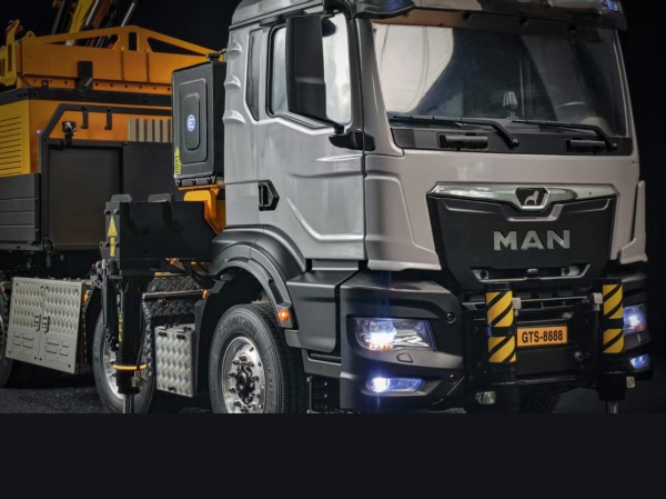 MAN TGS 3 8x4 mit Effer 1855 Kran RTR 1:14